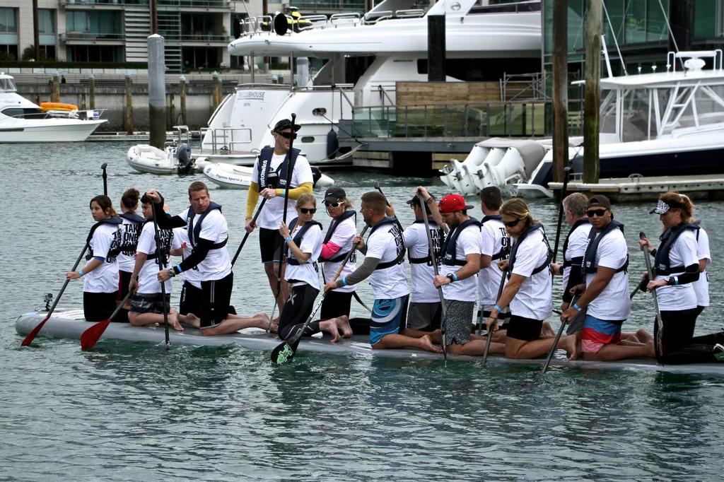 A hesitant start - all kneel, and then stand - New provisional World SUP mark set on the Lancer AirDock SUP - Auckland On The Water Boat Show - September 27, 2014  © Richard Gladwell www.photosport.co.nz